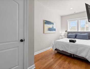 Downtown DC Condo 2BD+1Bath+Free Parking 5