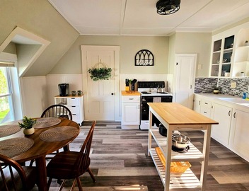 Downtown Den/Sleeps 3/Washer/Dryer 4