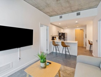 Downtown Phoenix Stay Near Convention Center, ASU & Top City Attractions 3