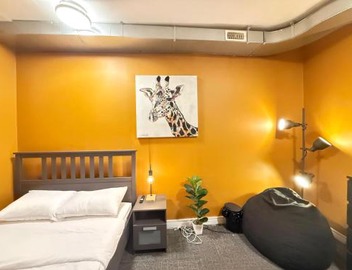 Downtown Private Room without Window 4