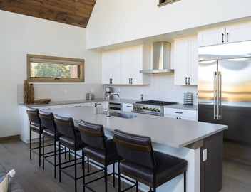 Downtown WP Pond Chalet 13 I Private Hot Tub I Great Views I Gas Firepit I Discounted Attractions 3
