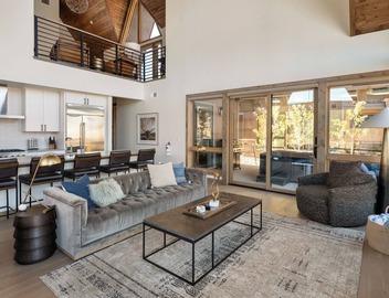 Downtown WP Pond Chalet 13 I Private Hot Tub I Great Views I Gas Firepit I Discounted Attractions 4