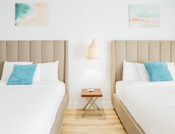 DQQ - Deluxe Double Room, 2 Queen Beds, Non Smoking 3