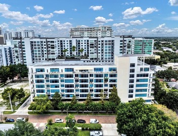 DT Beautiful 1000 sq ft 1 BDRM 5