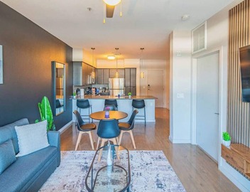 DT PHX Apt | Balcony, W/D Gym, Pool & Parking 2