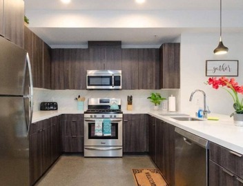 DTLA Bliss/2Bed Apt w Balcony & Rooftop pool/deck 2