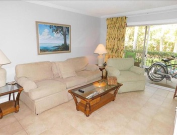 E11 Peaceful bedroom two bath Ground Level New Shower and Floors Come make some family memories 4