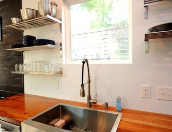 Eastside Container Home - Near Train + Downtown 3