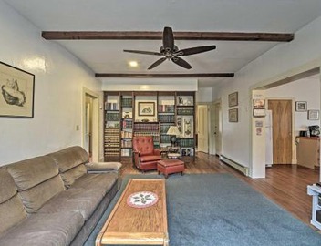 Easy Access to Beaches: Vineyard Haven House 5