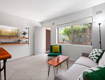 Easy Beach Access from Tranquil Retreat 4