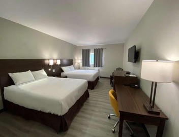 Econo Lodge 3