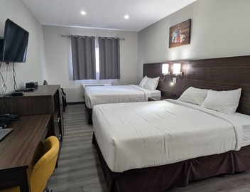 Econo Lodge 3