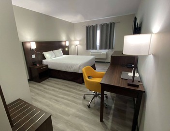 Econo Lodge 5