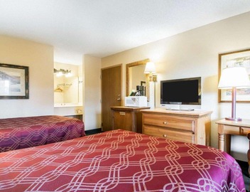 Econo Lodge Springfield I-44 4