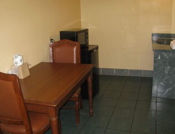 Economy Inn 4