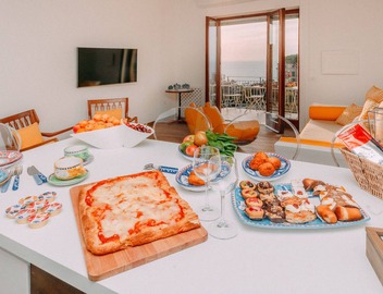 Eden House, Amazing Seeview Apartment no Car needed Sorrento center no noise 5