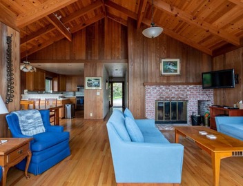 Edgemont | Modern Escape, Stunning Views & Comfort 2