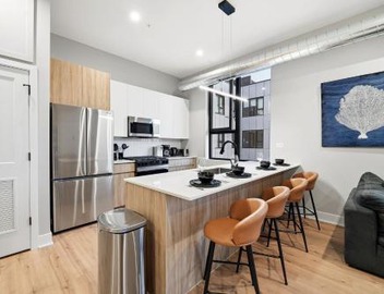 Edgewater Apt with Free Parking Gym Modern Living 2