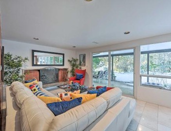 Edmonds Apartment with Private Wine Cellar! 5