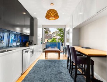 Elegant 1-Bed with Study by Balmain Wharf 3