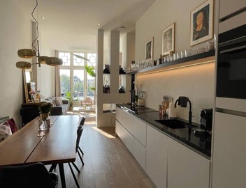 Elegant 2-Bedroom Apartment with Amstel River Views | Central Amsterdam Retreat 5