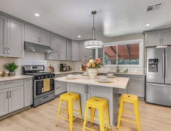 Elegant and Stylishly Crafted Modern Home 2