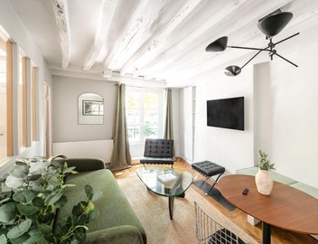Elegant Parisian apartment, Place des Vosges 3