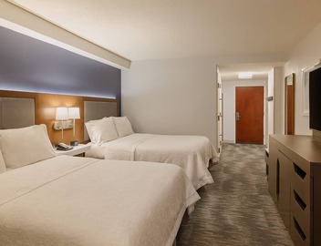 Elegant Stay: Steps From Capital One Arena & National Mall! On-site Bar 2