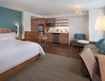 Element by Marriott Toronto Airport 2