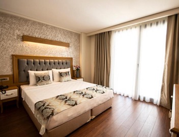 Eliza Hotel 4