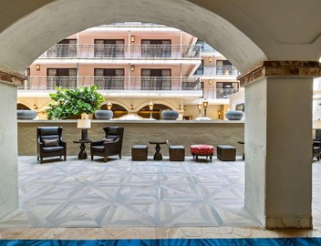 Embassy Suites by Hilton Los Angeles International Airport South 2