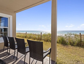 Emerald Dunes 105 - Gulf Front, Crystal Beach, Heated Community Pool, Hot Tub! 4