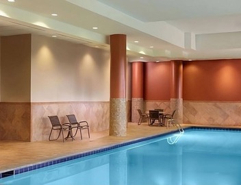 Enjoy a Hassle-Free Stay! Indoor Pool, Pet-Friendly 2