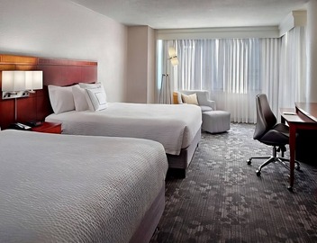 Enjoy a Hassle-Free Stay! Indoor Pool, Pet-Friendly 3