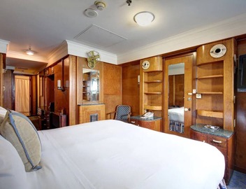 Enjoy Historical Elegance in Art Deco Suite with Scenic Views 2