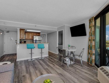 Enjoy Luxurious Oceanfront King Suite! Dogs OK! 1406 5