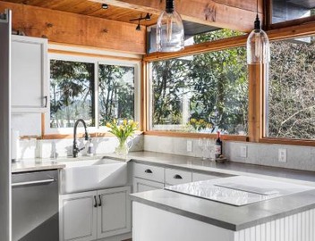 Enjoy Paradise on Lake Sammamish 3