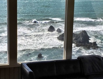 EPIC VIEWS - Absolute Oceanfront on Bluff w/Crashing Surf 4