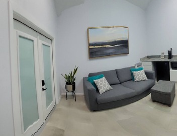 Escape to Clearwater: Beautiful apartment in a safe, quiet/relaxing environment. 3