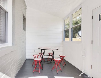 European Charm 1870'S Brick House Minutes to Downtown , 3