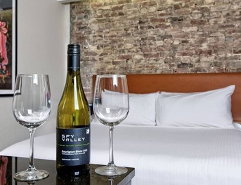European Room Near Ghirardelli Square, Civic Center & Ferry Terminal 3