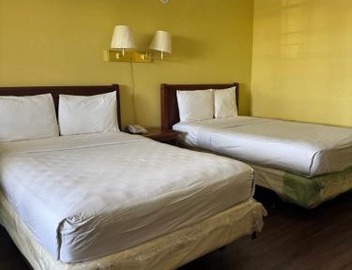 Evergreen Plaza Inn 2