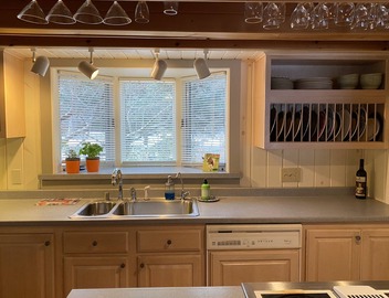 Every window has a spectacular lake view Low fees 3