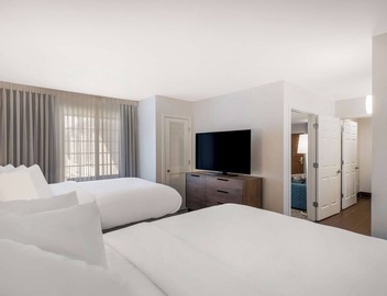 Everything You Need For The Perfect Vacation! Heated Outdoor Pool, Pets Allowed! 3