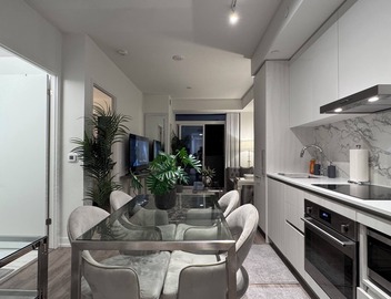 Executive 1 Bedroom Vaughan Metropolitan Condo 3