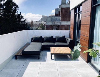 Executive 2 bed 2 bath condo in the Kingsway 4