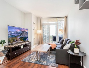 Executive 2BR 2BATH Condo with Lakeview Steps from SQ1 4