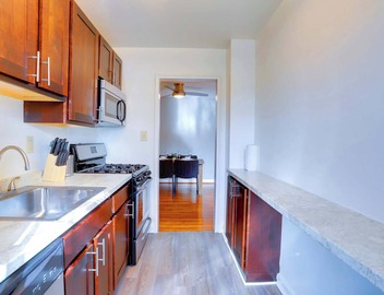 Executive-Friendly Apt in Old Town North | Gym 4