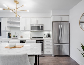 Executive Monthly 2BR/2Bath Luxury Condo - Downtown Toronto 2