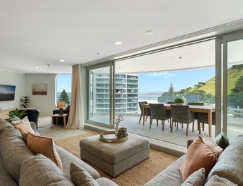 Executive Oceanside Apartment 4